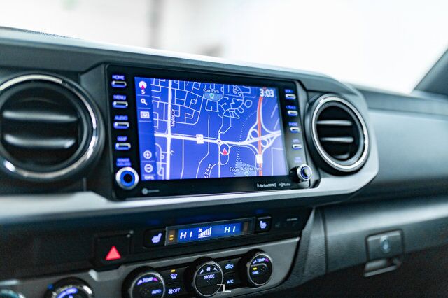 2023 Toyota Tacoma 4x4 Crew Cab TRD Off Road Nav BCam Red Deer AB