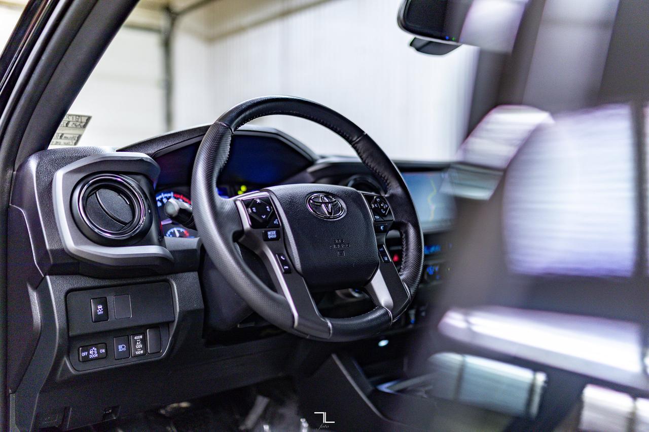 2023 Toyota Tacoma 4x4 Crew Cab TRD Sport Nav BCam Red Deer AB