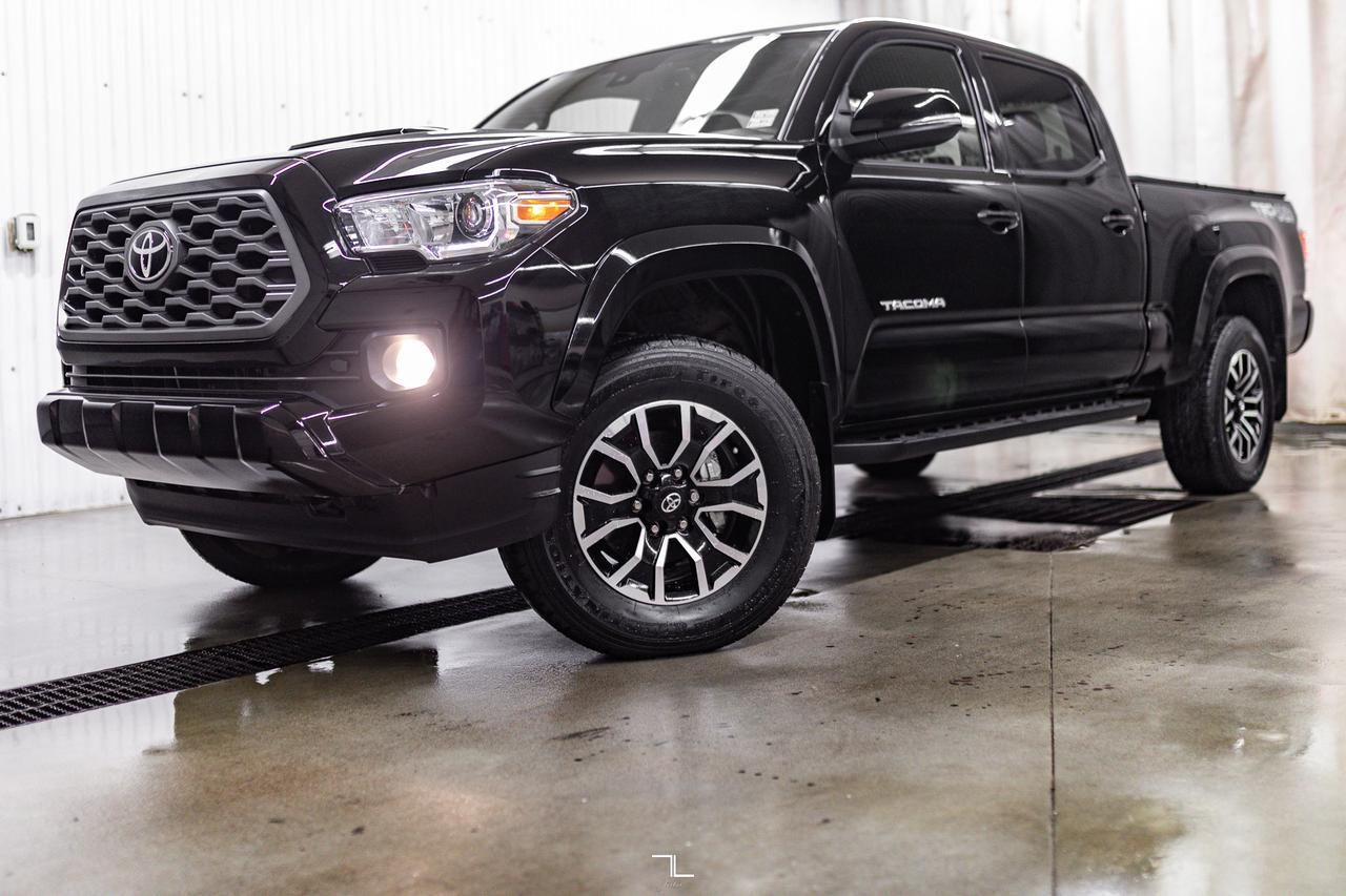 2023 Toyota Tacoma 4x4 Crew Cab TRD Sport Nav BCam Red Deer AB