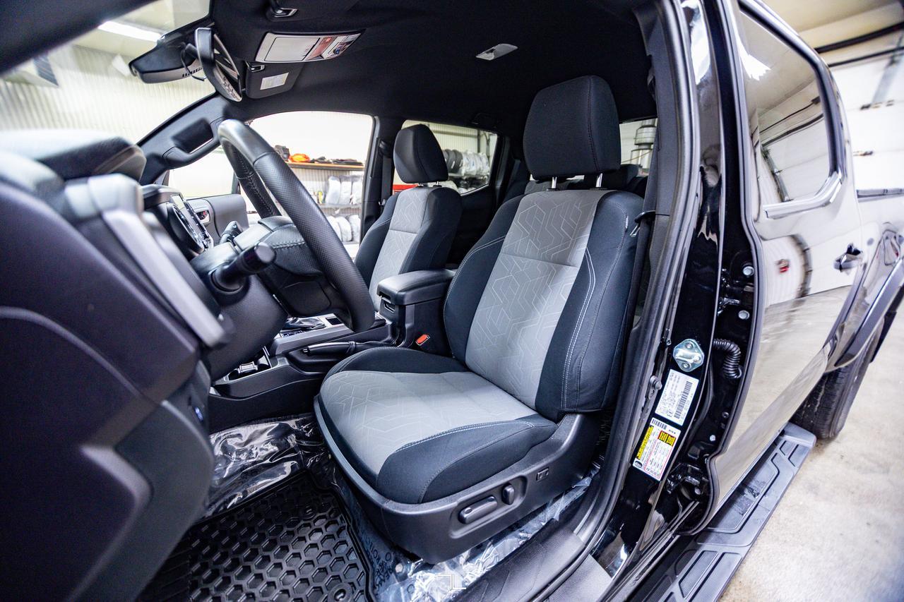 2023 Toyota Tacoma 4x4 Crew Cab TRD Sport Nav BCam Red Deer AB