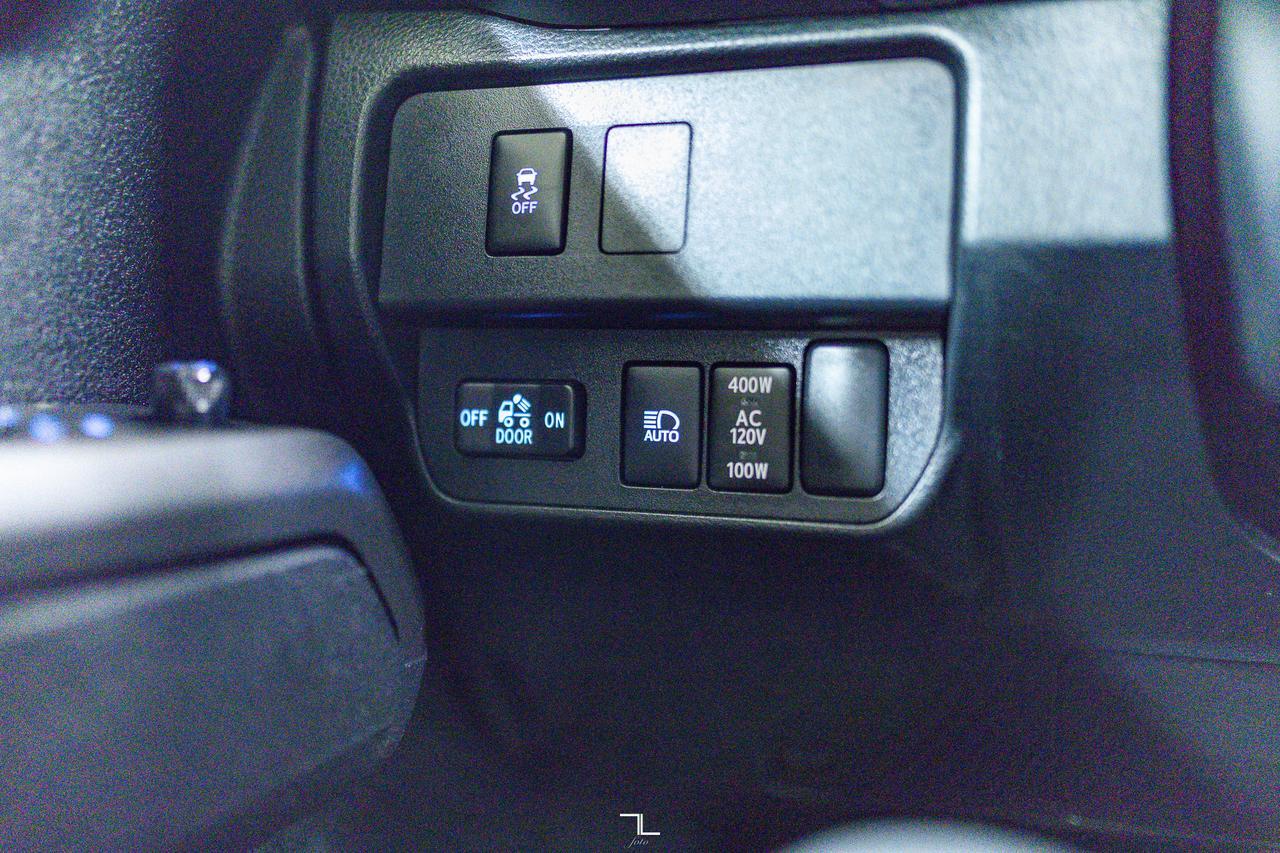 2023 Toyota Tacoma 4x4 Crew Cab TRD Sport Nav BCam Red Deer AB