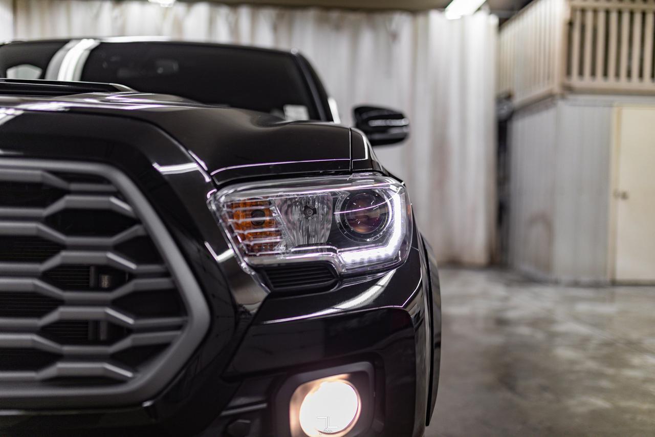 2023 Toyota Tacoma 4x4 Crew Cab TRD Sport Nav BCam Red Deer AB