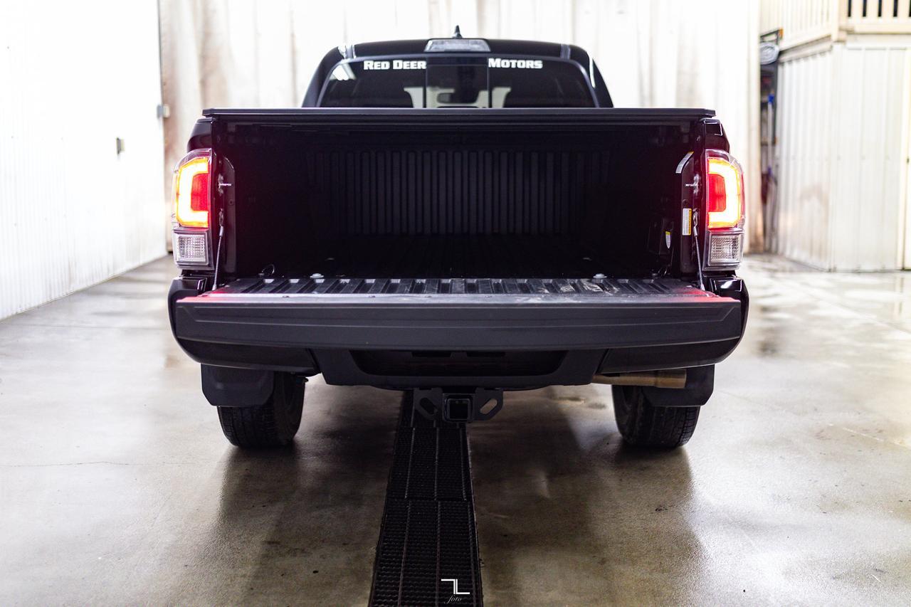 2023 Toyota Tacoma 4x4 Crew Cab TRD Sport Nav BCam Red Deer AB