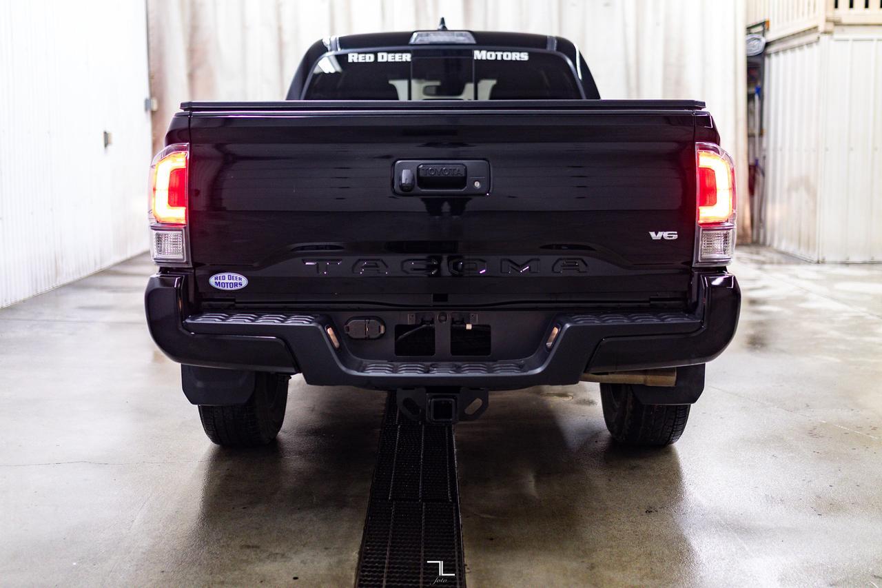 2023 Toyota Tacoma 4x4 Crew Cab TRD Sport Nav BCam Red Deer AB