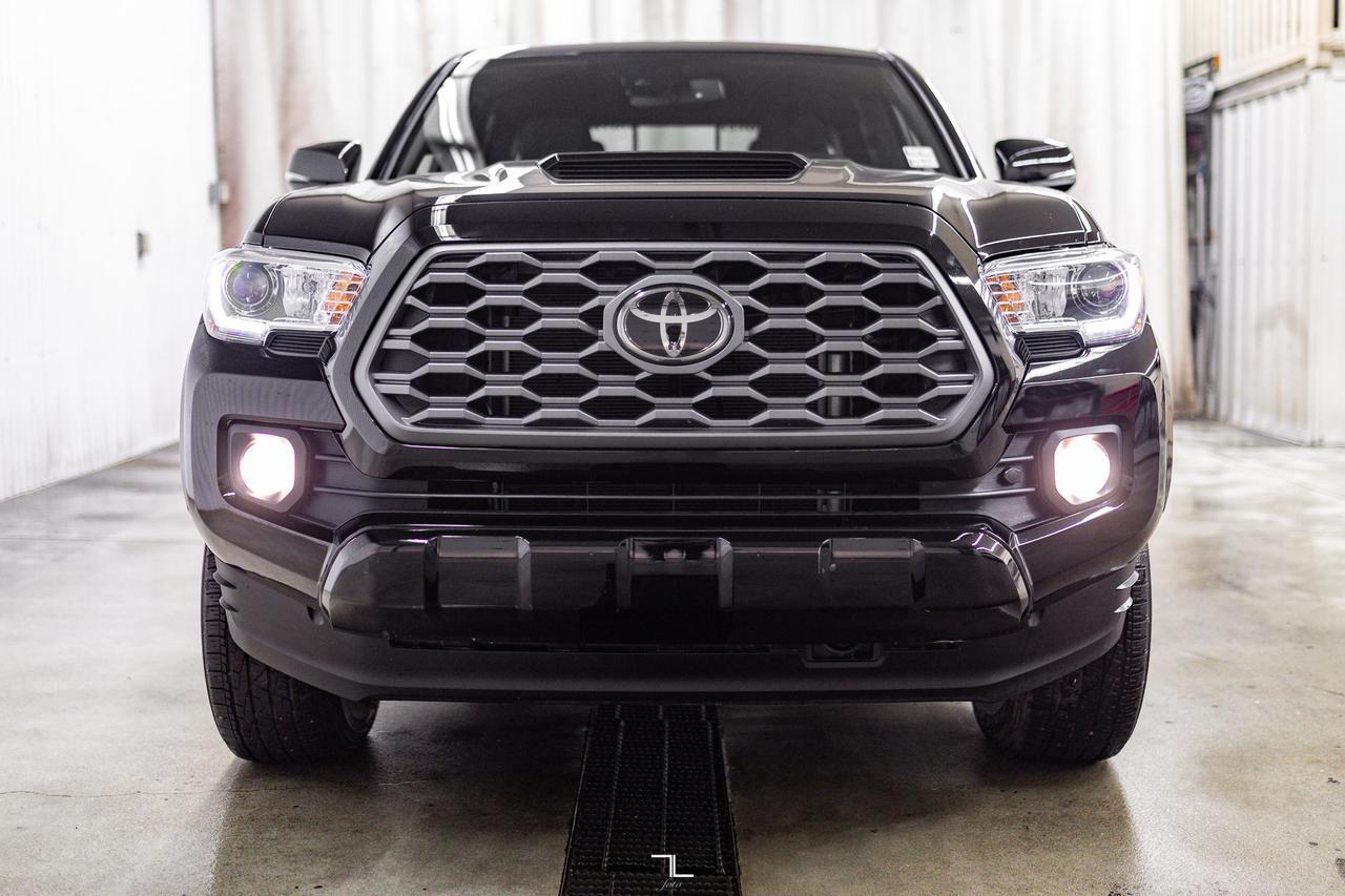 2023 Toyota Tacoma 4x4 Crew Cab TRD Sport Nav BCam Red Deer AB
