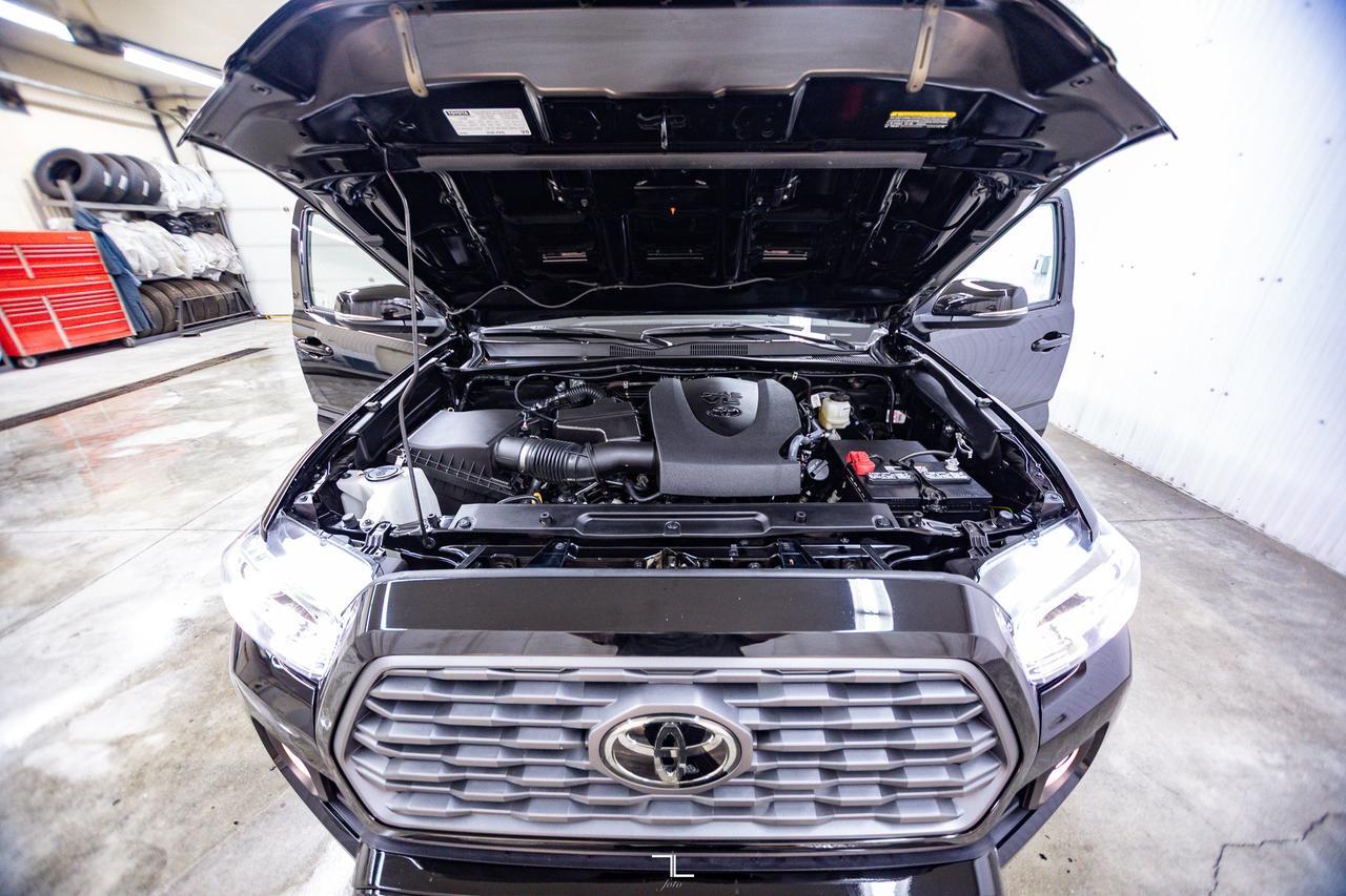 2023 Toyota Tacoma 4x4 Crew Cab TRD Sport Nav BCam Red Deer AB