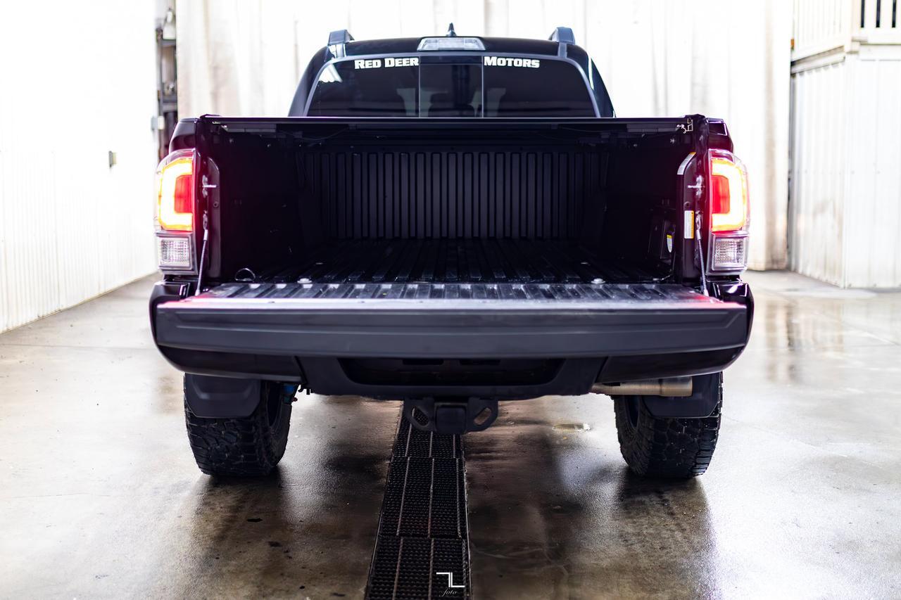 2023 Toyota Tacoma 4x4 Crew Cab TRD Sport Premium Leather Roof Nav BCam Red Deer AB
