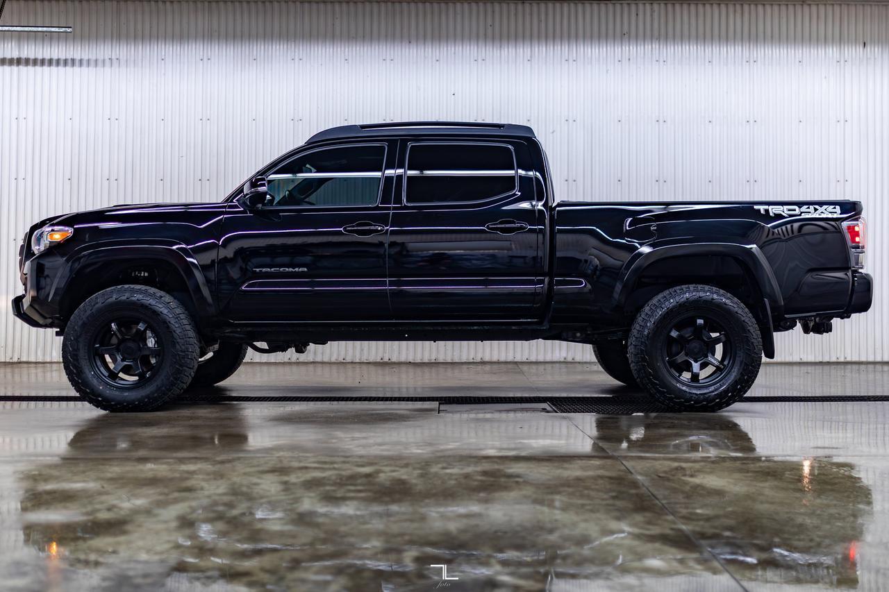 2023 Toyota Tacoma 4x4 Crew Cab TRD Sport Premium Leather Roof Nav BCam Red Deer AB