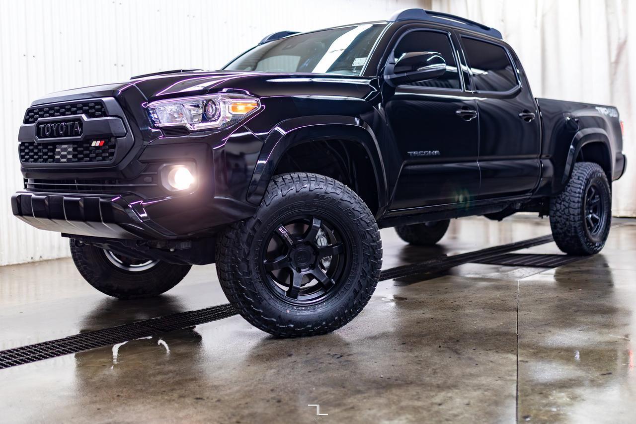 2023 Toyota Tacoma 4x4 Crew Cab TRD Sport Premium Leather Roof Nav BCam Red Deer AB