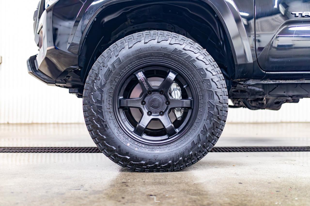 2023 Toyota Tacoma 4x4 Crew Cab TRD Sport Premium Leather Roof Nav BCam Red Deer AB