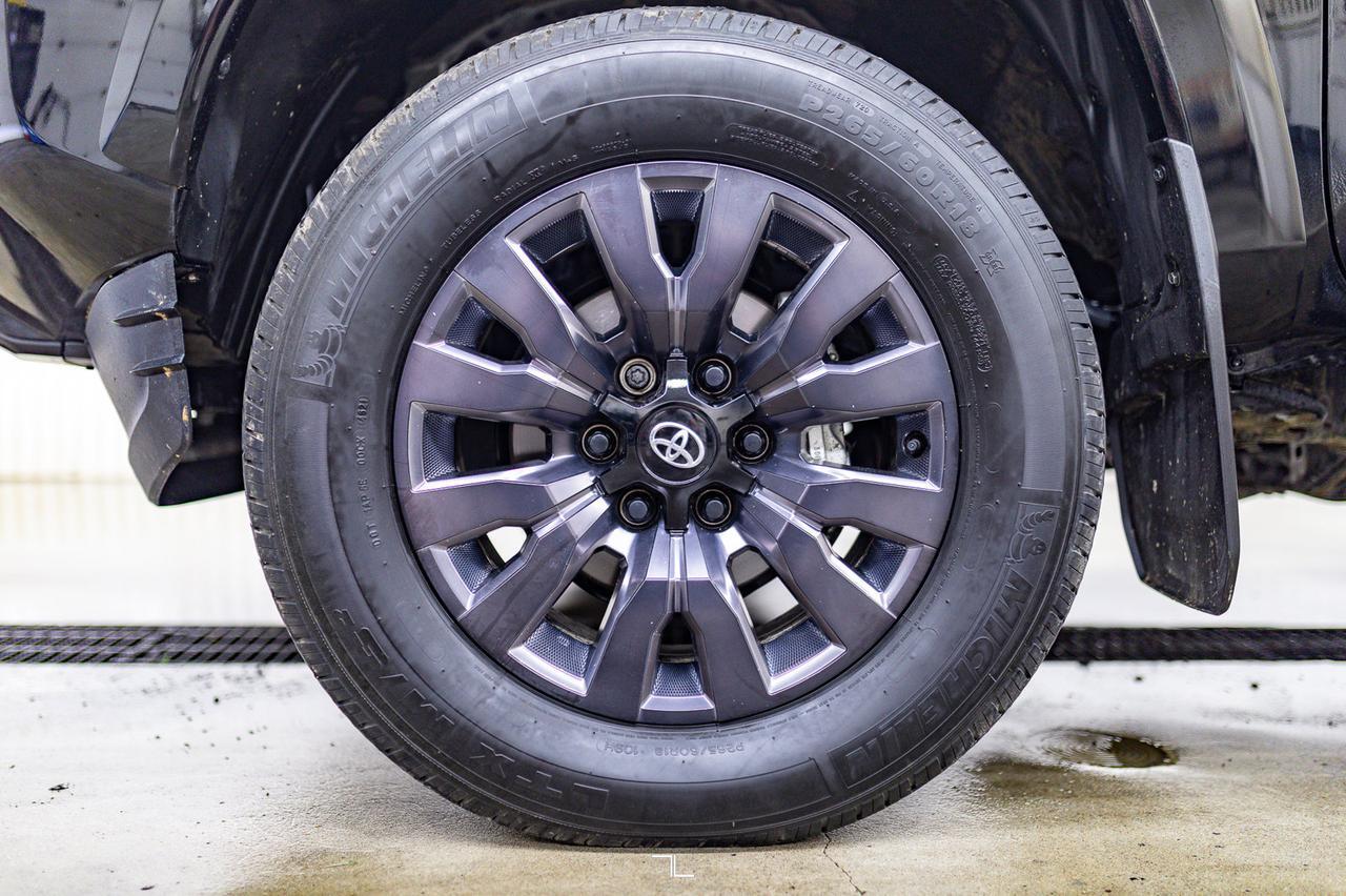 2023 Toyota Tacoma 4x4 Double Cab Limited Nightshade Leather Roof Nav Red Deer AB