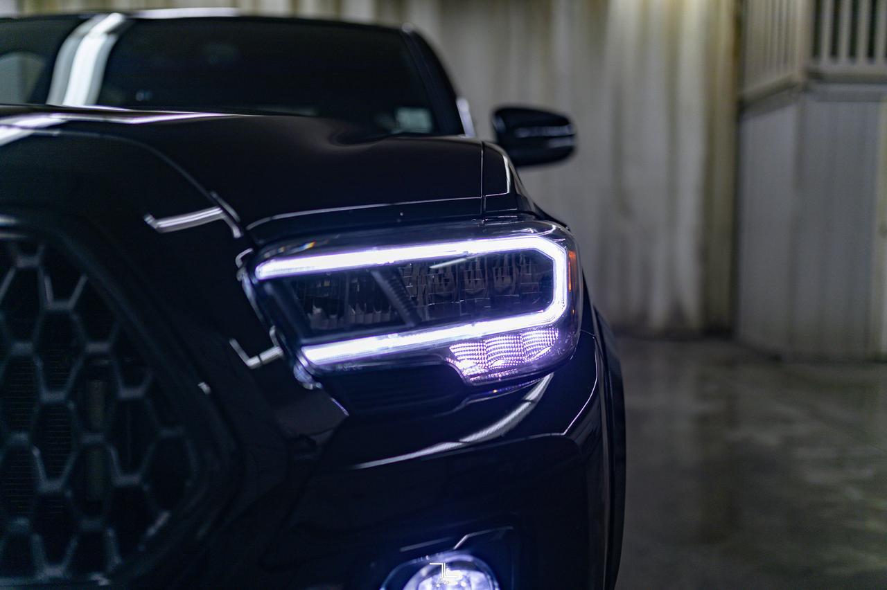 2023 Toyota Tacoma 4x4 Double Cab Limited Nightshade Leather Roof Nav Red Deer AB