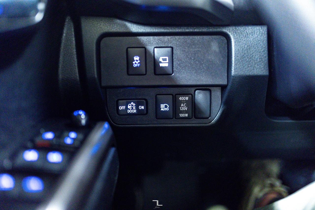 2023 Toyota Tacoma 4x4 Double Cab Limited Nightshade Leather Roof Nav Red Deer AB