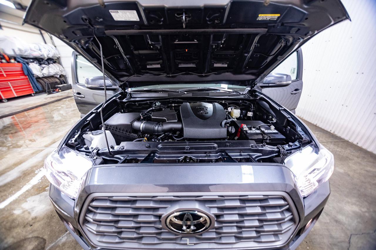 2023 Toyota Tacoma 4x4 Double Cab TRD Sport Leather Roof Nav Red Deer AB