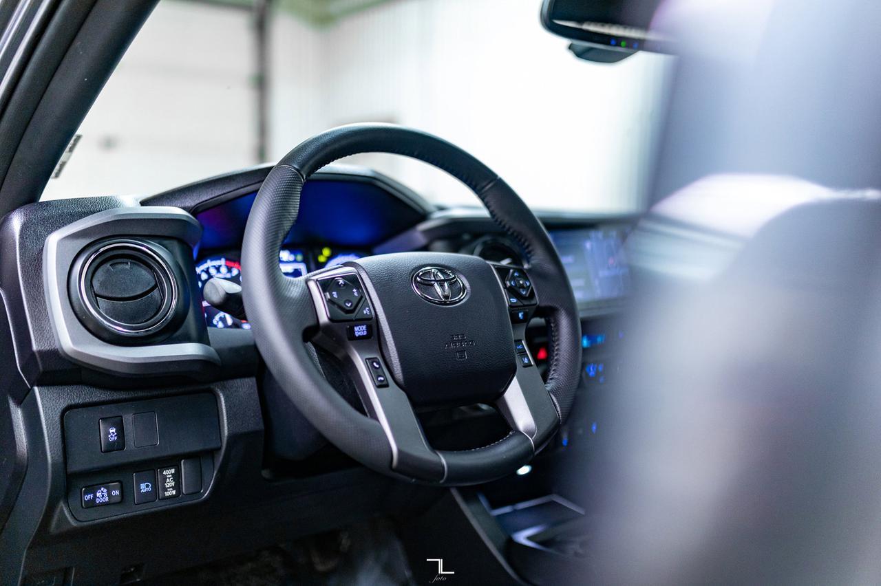 2023 Toyota Tacoma 4x4 Double Cab TRD Sport Leather Roof Nav Red Deer AB