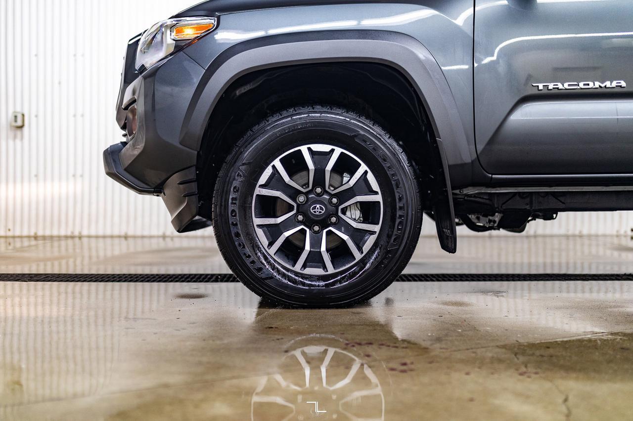 2023 Toyota Tacoma 4x4 Double Cab TRD Sport Leather Roof Nav Red Deer AB