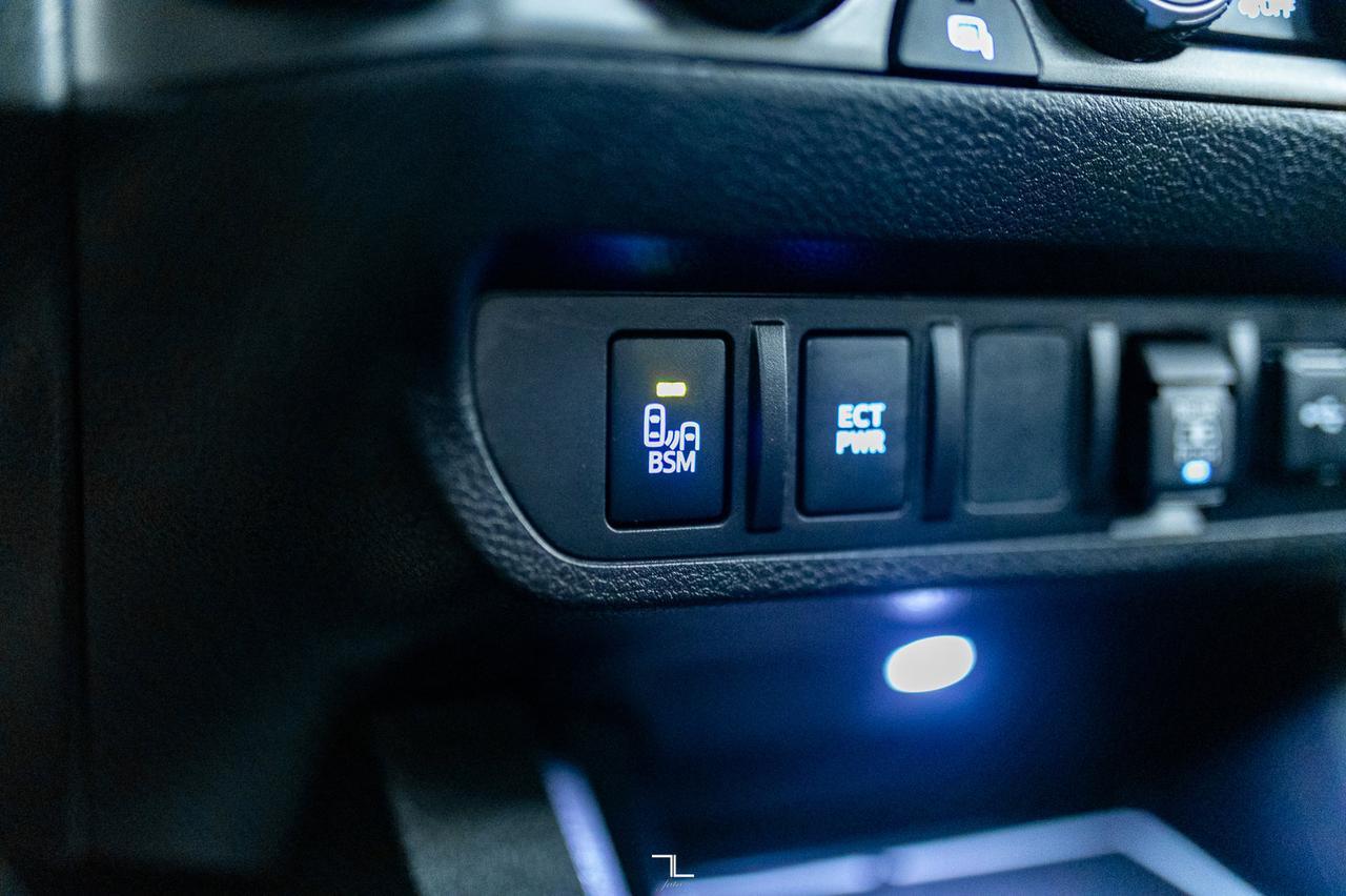 2023 Toyota Tacoma 4x4 Double Cab TRD Sport Leather Roof Nav Red Deer AB