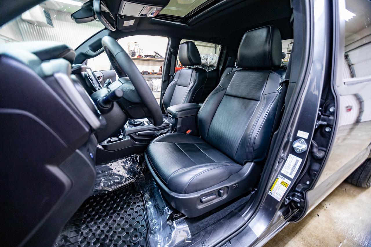 2023 Toyota Tacoma 4x4 Double Cab TRD Sport Leather Roof Nav Red Deer AB