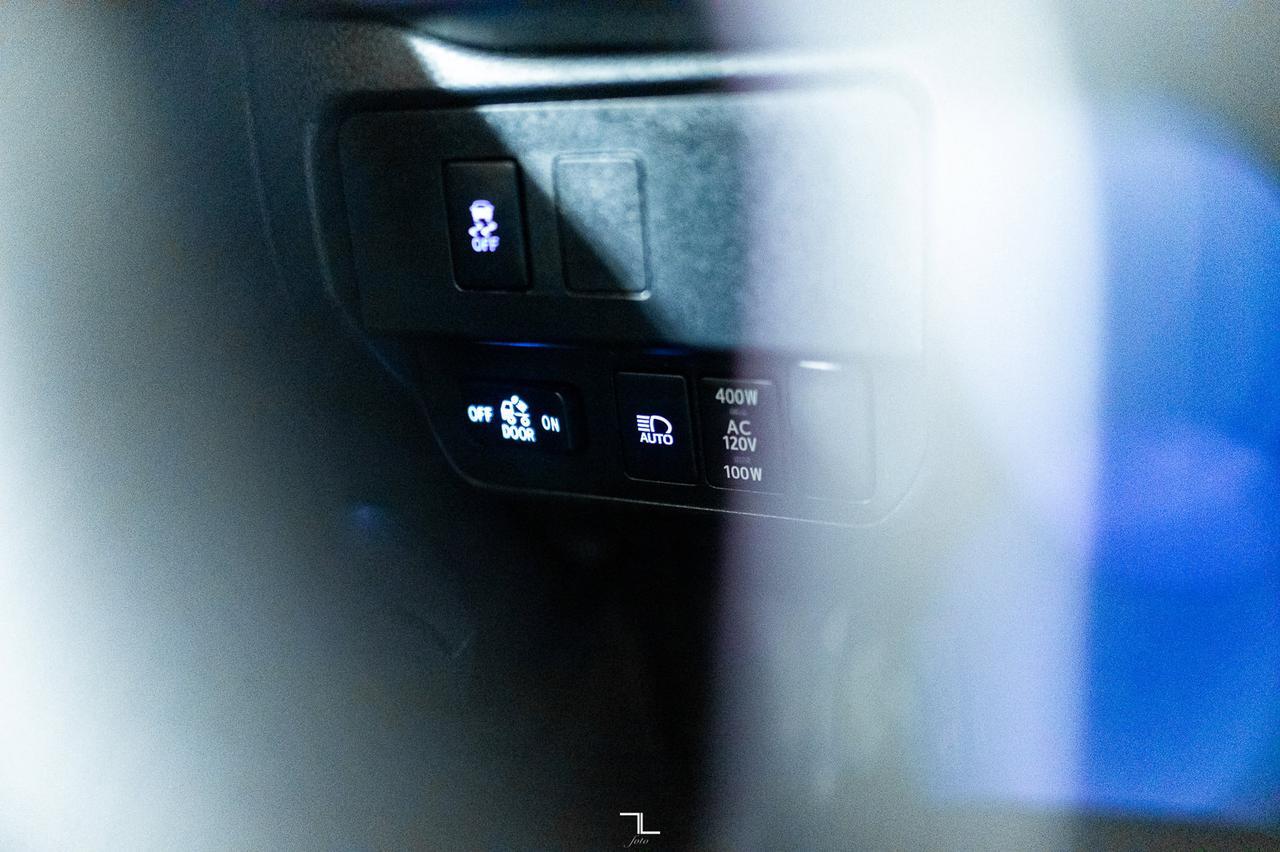 2023 Toyota Tacoma 4x4 Double Cab TRD Sport Leather Roof Nav Red Deer AB