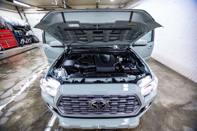 2023 Toyota Tacoma 4x4 Double Cab TRD Sport Premium Leather Roof Nav Red Deer AB