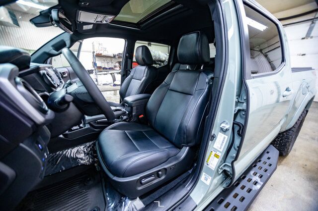 2023 Toyota Tacoma 4x4 Double Cab TRD Sport Premium Leather Roof Nav Red Deer AB