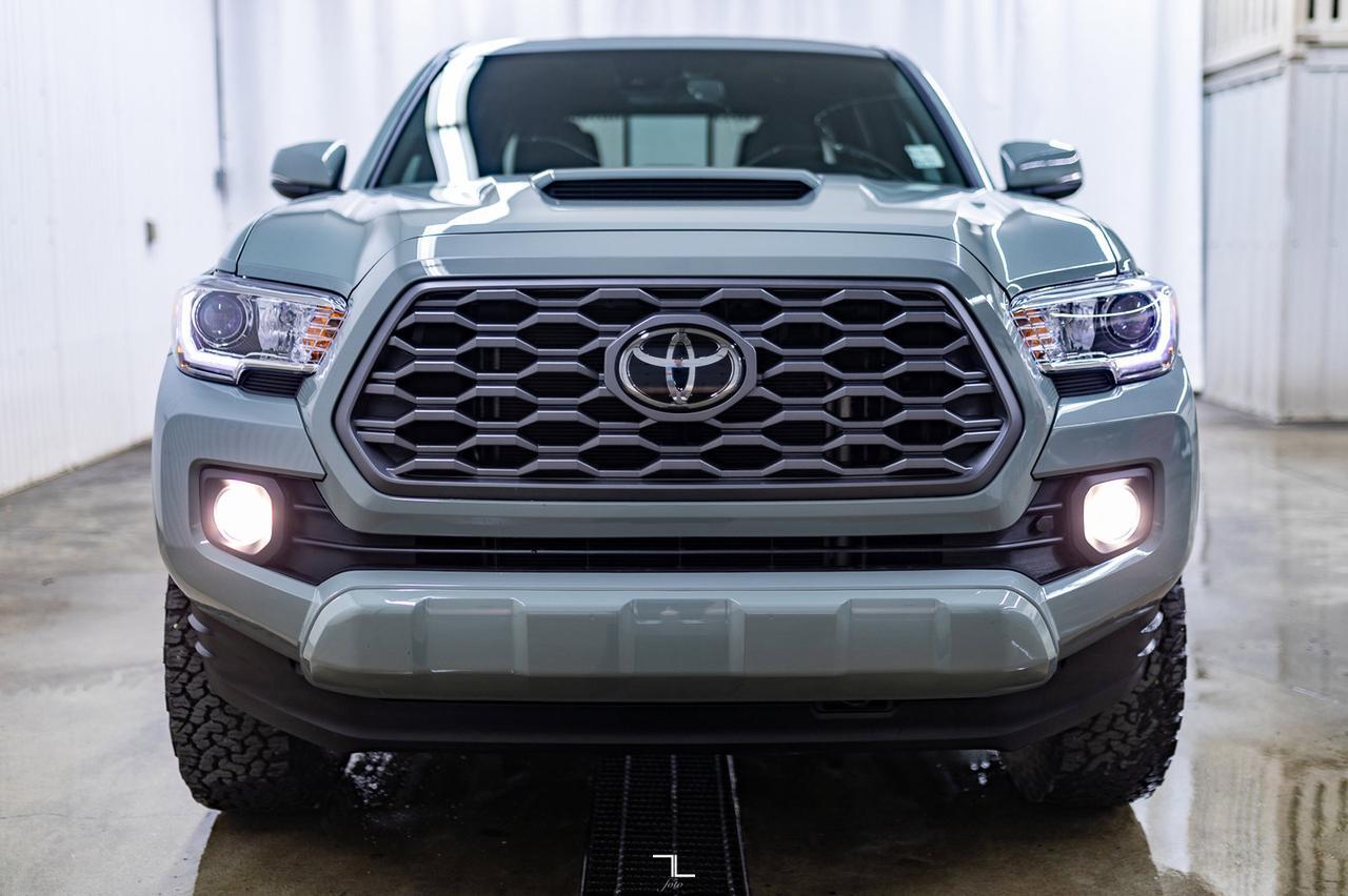 2023 Toyota Tacoma 4x4 Double Cab TRD Sport Premium Leather Roof Nav Red Deer AB