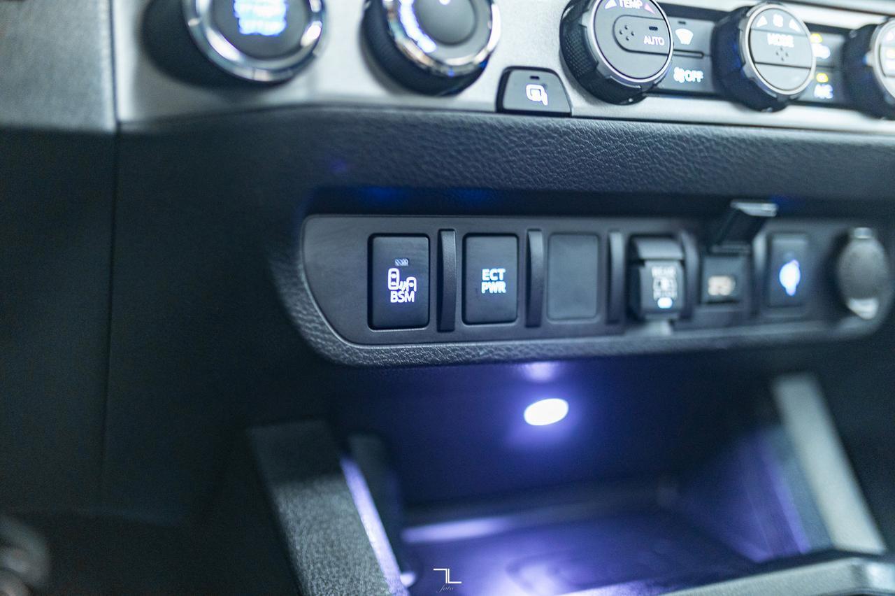 2023 Toyota Tacoma 4x4 Double Cab TRD Sport Premium Leather Roof Nav Red Deer AB