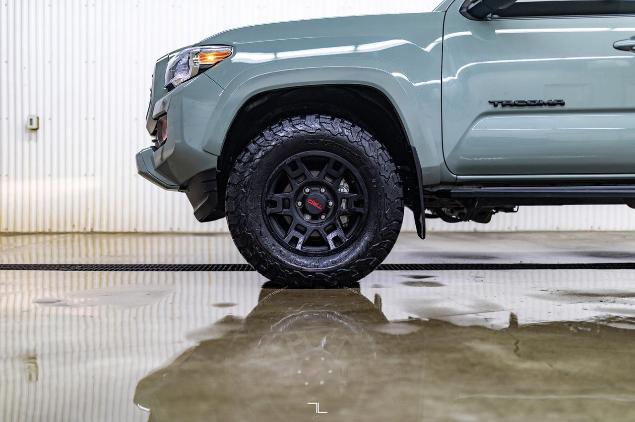 2023 Toyota Tacoma 4x4 Double Cab TRD Sport Premium Leather Roof Nav Red Deer AB