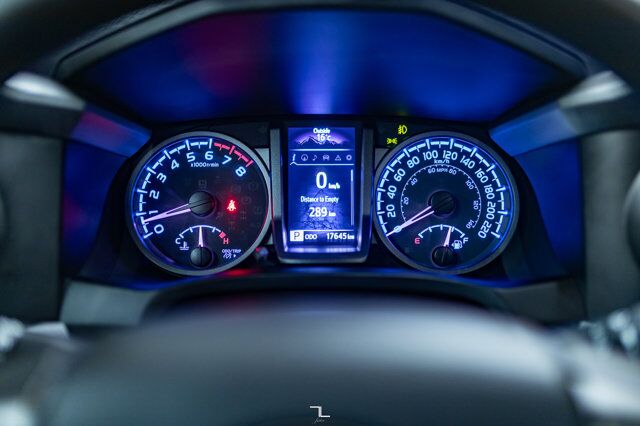 2023 Toyota Tacoma 4x4 Double Cab TRD Sport Premium Leather Roof Nav Red Deer AB