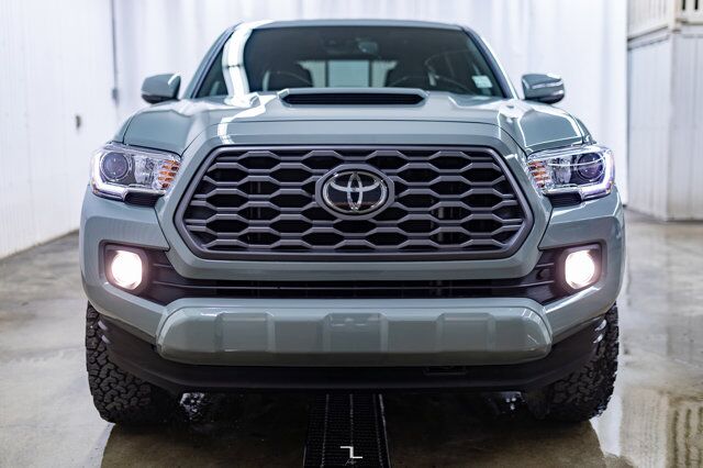 2023 Toyota Tacoma 4x4 Double Cab TRD Sport Premium Leather Roof Nav Red Deer AB