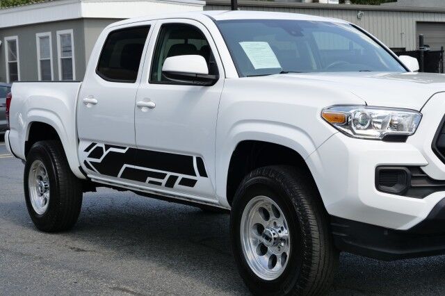 2023 Toyota Tacoma SR 4X4 / Adaptive Cruise / V6 / Wheels & Tires Upgrade! High Point NC