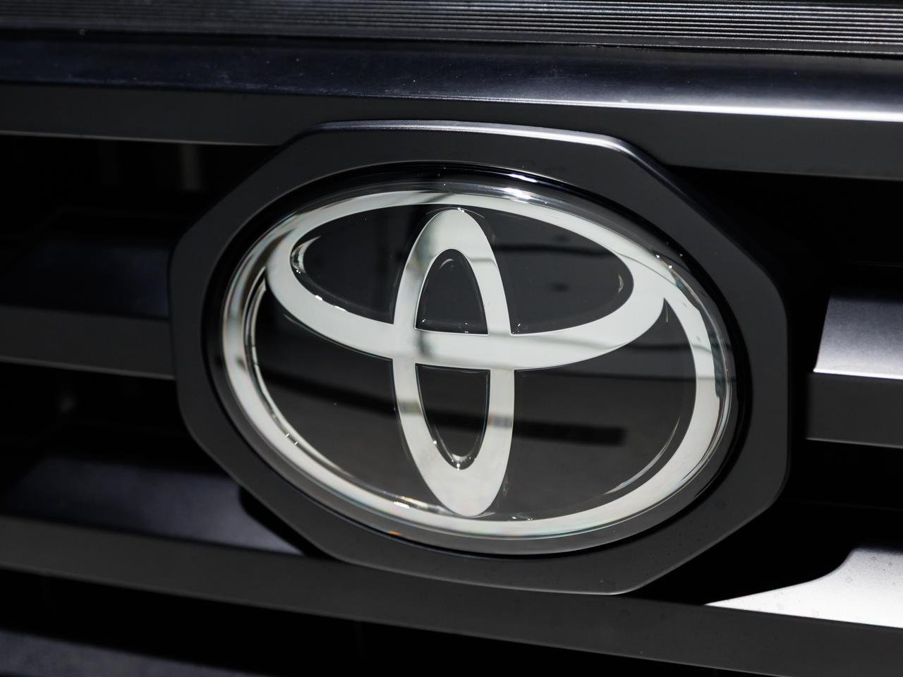 2023 Toyota Tacoma SR Crew Cab 4WD Cranberry PA