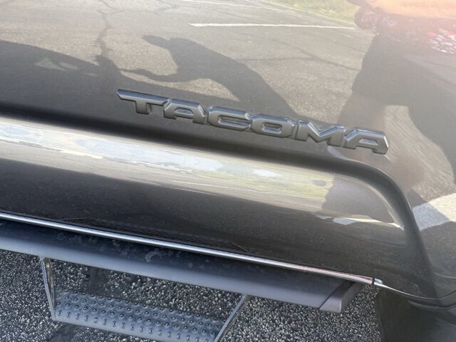 2023 Toyota Tacoma SR5  TX