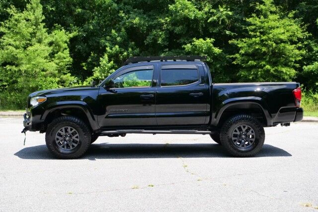 2023 Toyota Tacoma SR5 4x4 / UPGRADES / Adaptive Cruise! High Point NC