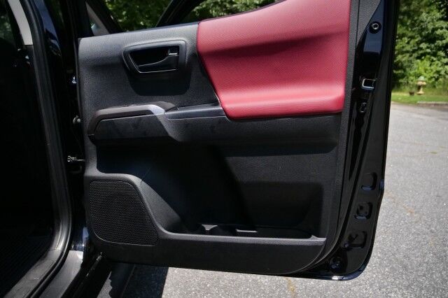 2023 Toyota Tacoma SR5 4x4 / UPGRADES / Adaptive Cruise! High Point NC