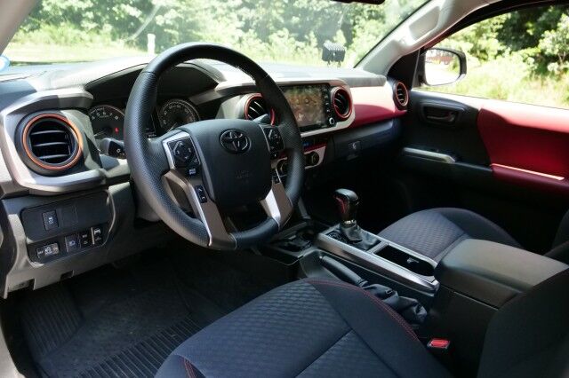 2023 Toyota Tacoma SR5 4x4 / UPGRADES / Adaptive Cruise! High Point NC