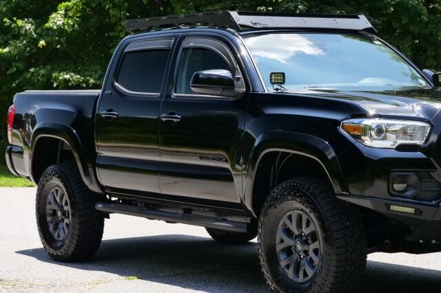 2023 Toyota Tacoma SR5 4x4 / UPGRADES / Adaptive Cruise! High Point NC