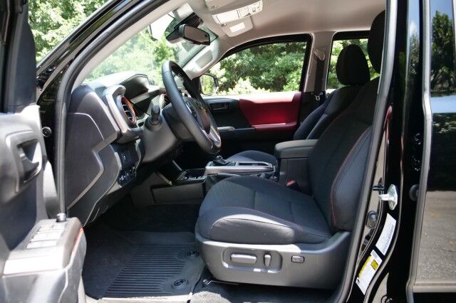2023 Toyota Tacoma SR5 4x4 / UPGRADES / Adaptive Cruise! High Point NC