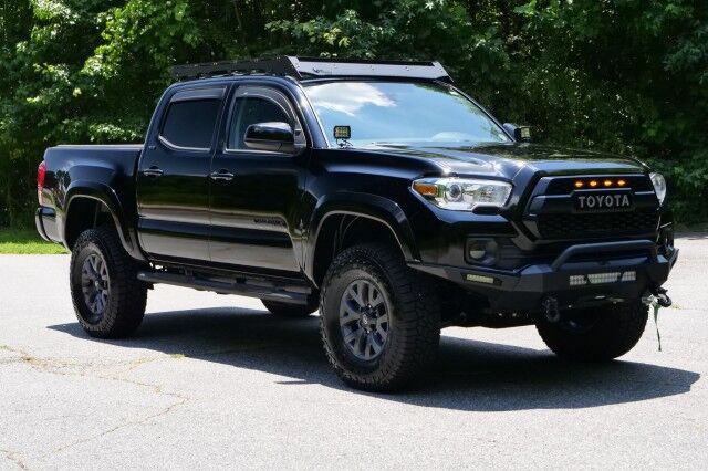 2023 Toyota Tacoma SR5 4x4 / UPGRADES / Adaptive Cruise! High Point NC