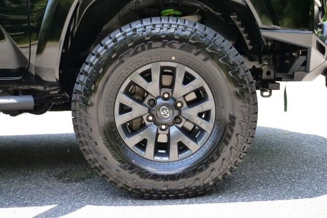 2023 Toyota Tacoma SR5 4x4 / UPGRADES / Adaptive Cruise! High Point NC