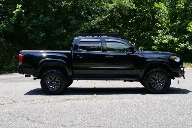 2023 Toyota Tacoma SR5 4x4 / UPGRADES / Adaptive Cruise! High Point NC