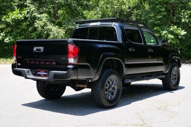 2023 Toyota Tacoma SR5 4x4 / UPGRADES / Adaptive Cruise! High Point NC