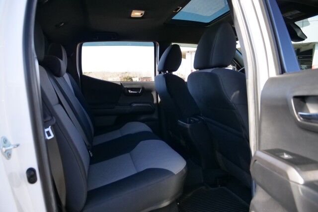 2023 Toyota Tacoma TRD Off Road 4X4 / Sunroof / Tonneau Cover! High Point NC