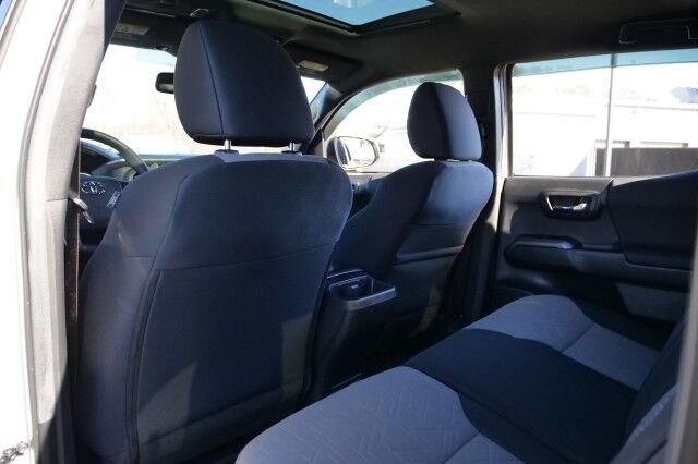 2023 Toyota Tacoma TRD Off Road 4X4 / Sunroof / Tonneau Cover! High Point NC