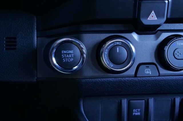 2023 Toyota Tacoma TRD Off Road 4X4 / Sunroof / Tonneau Cover! High Point NC