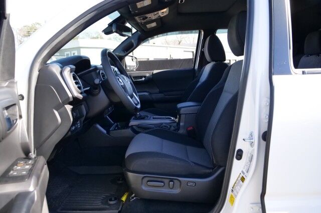 2023 Toyota Tacoma TRD Off Road 4X4 / Sunroof / Tonneau Cover! High Point NC