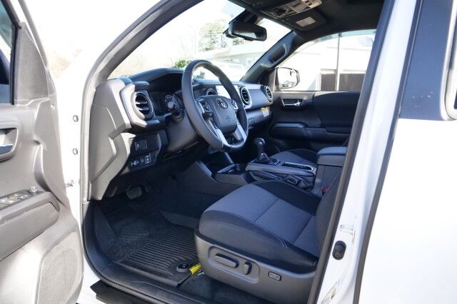 2023 Toyota Tacoma TRD Off Road 4X4 / Sunroof / Tonneau Cover! High Point NC