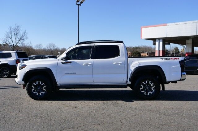 2023 Toyota Tacoma TRD Off Road 4X4 / Sunroof / Tonneau Cover! High Point NC