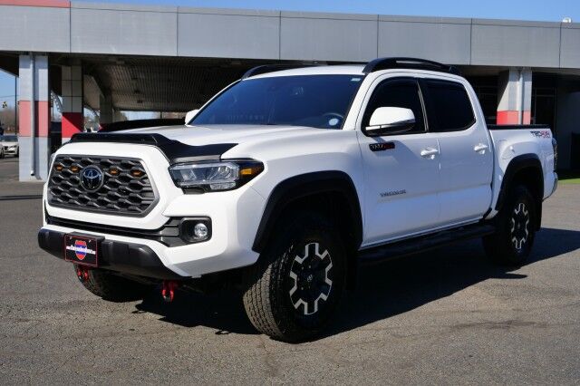 2023 Toyota Tacoma TRD Off Road 4X4 / Sunroof / Tonneau Cover! High Point NC