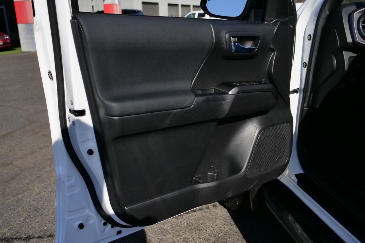 2023 Toyota Tacoma TRD Off Road 4X4 / Sunroof / Tonneau Cover! Lincolnton NC